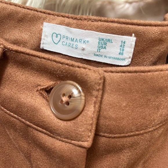 Shorts - Picture 3 of 3